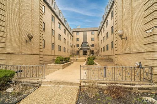 apt-422-4355 Maryland Ave, Saint Louis, MO, 63108-2769 | Card Image