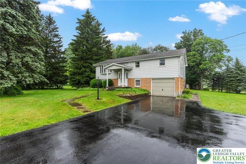 2560 Community Dr, BATH, PA, 18014-8843 | Card Image