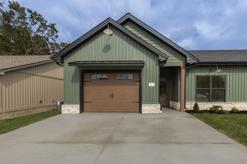 914 Violet Ct, Paducah, KY, 42001-4093 | Card Image