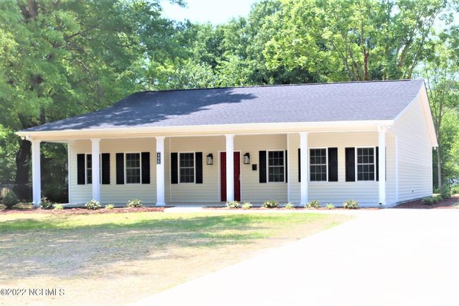 406 S Dennis St, House other with 3 bedrooms, 2 bathrooms and null parking in Enfield NC | Image 4