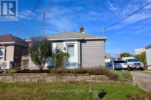 86 Argyle Cres, Saint Catharines, ON, L2P2P4 | Card Image