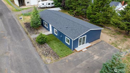 110 E Frank Ave, Westport, WA, 98595-9735 | Card Image
