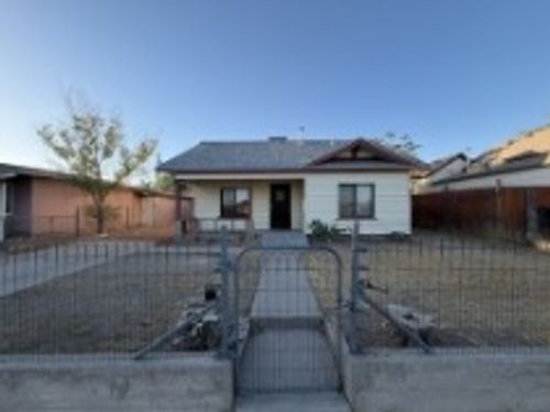 213 E Oak St, Kingman, AZ, 86401-5837 | Card Image