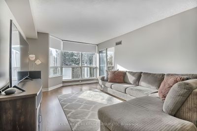 215 - 175 Cedar Ave, Condo with 2 bedrooms, 2 bathrooms and 2 parking in Richmond Hill ON | Image 1