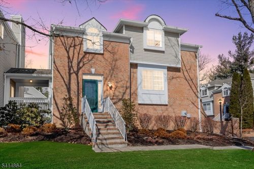 40 Primrose Ln, Gillette, NJ, 07933-1515 | Card Image