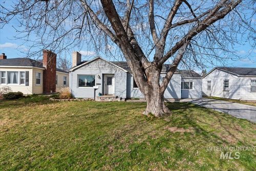 619 S Pine St, Nampa, ID, 83686-2727 | Card Image