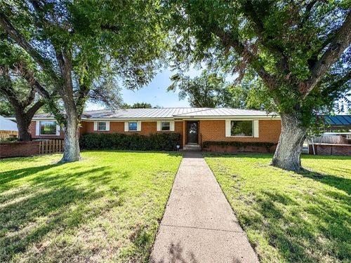 1102 N Avenue G, Haskell, TX, 79521 | Card Image