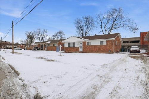 18072 Snow Ave, Dearborn, MI, 48124-4310 | Card Image