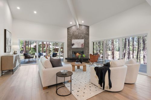 19375 Rim Lake Ct, Bend, OR, 97702-1162 | Card Image