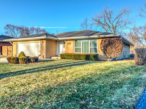 3316 Brookmeade Dr, Rolling Meadows, IL, 60008-3233 | Card Image