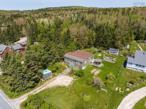9199 St Margarets Bay Rd, Queensland, NS, B0J1T0 | Card Image