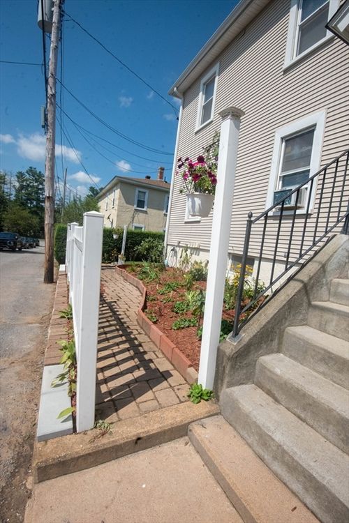 1-25 Elm St S, Barre, MA, 01005 | Card Image