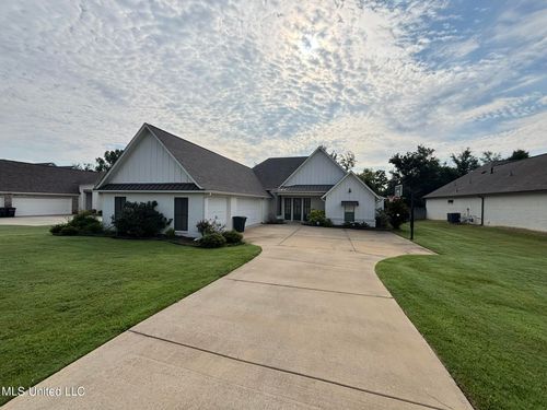 114 Coventry Ln, Canton, MS, 39046-6610 | Card Image