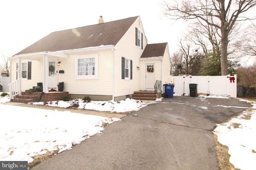 39 Charles Bossert Dr, BORDENTOWN, NJ, 08505-2751 | Card Image