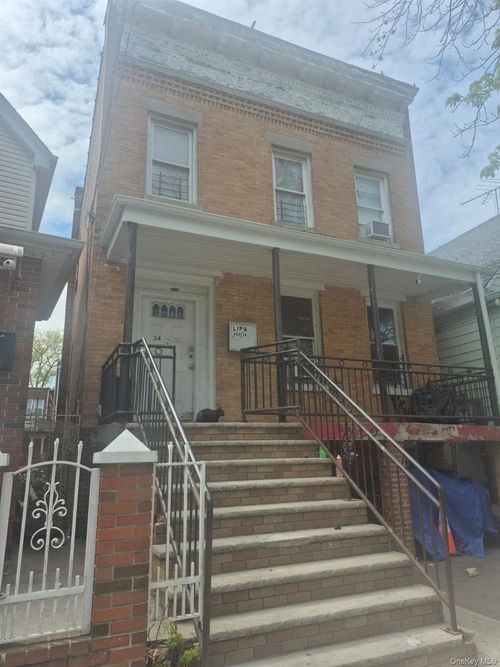 3420 100th St, Corona, NY, 11368-4662 | Card Image