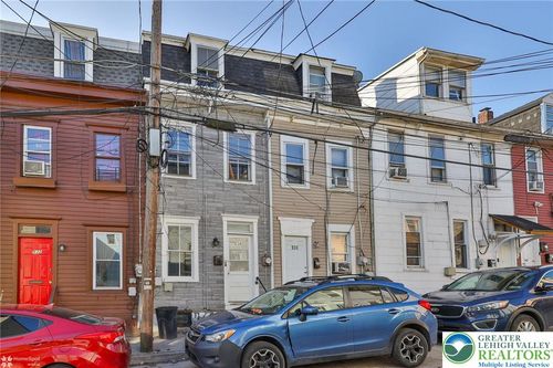 934 W Pine St, Allentown, PA, 18102-3267 | Card Image