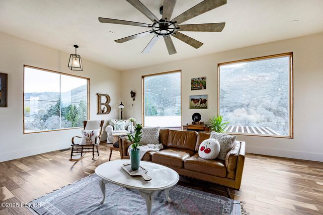 4611 S Cove Ln, Home with 3 bedrooms, 3 bathrooms and null parking in Daniel UT | Image 33