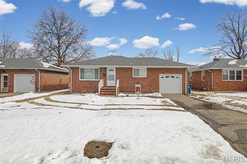 629 Leslie Ave, Wood River, IL, 62095-1547 | Card Image