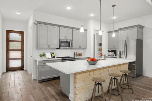 b-155 N Rip Ford Rd, Spring Branch, TX, 78070-4268 | Card Image