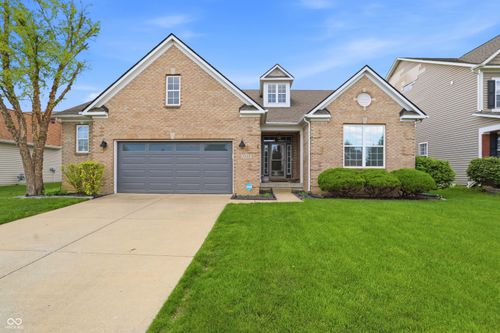 1534 Tuscany Dr, Greenwood, IN, 46143-6453 | Card Image