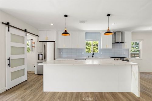 5619 Bellingham Ave, Valley Village, CA, 91607 | Card Image