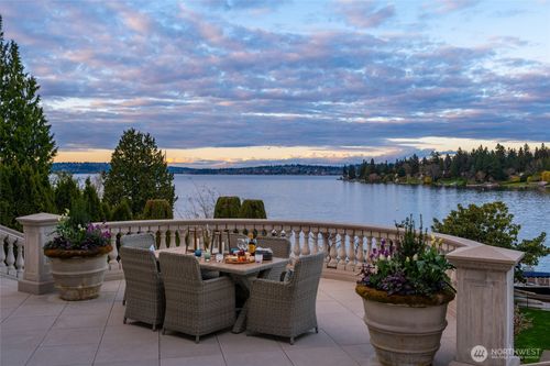 3602 Evergreen Point Rd, Medina, WA, 98039-1001 | Card Image