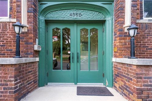 3-4350 Rockhill # 3 Road, Kansas City, MO, 64110 | Card Image