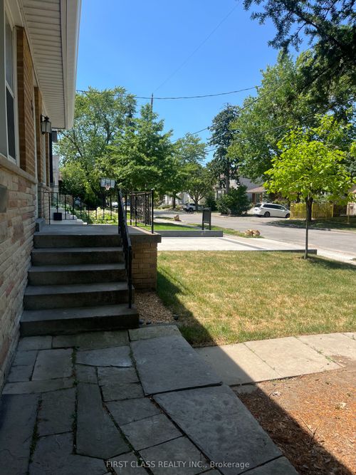 main-37 Nipigon Ave, North York, ON, M2M2V7 | Card Image