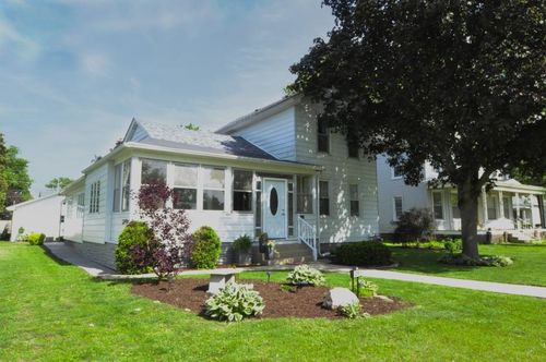 215 S Wasson St, Streator, IL, 61364-3023 | Card Image