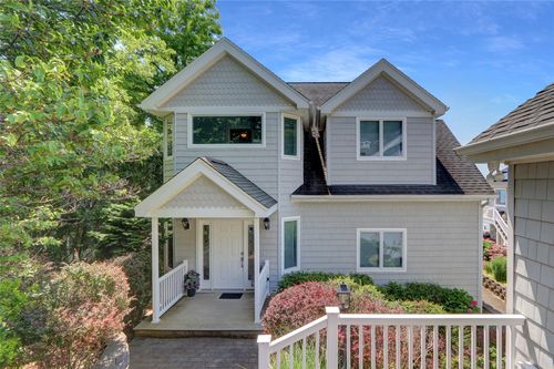 27 Argyle Dr, Northport, NY, 11768-1002 | Card Image