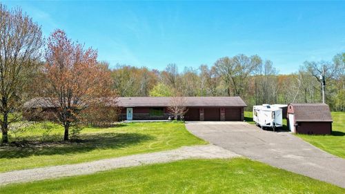 N7073 State Road 40, Elk Mound, WI, 54739-9301 | Card Image