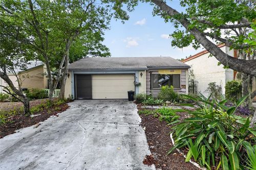 12521 Merry Ln, Hudson, FL, 34667-7004 | Card Image