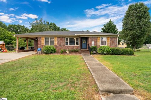 114 1st St, Central, SC, 29630-8962 | Card Image