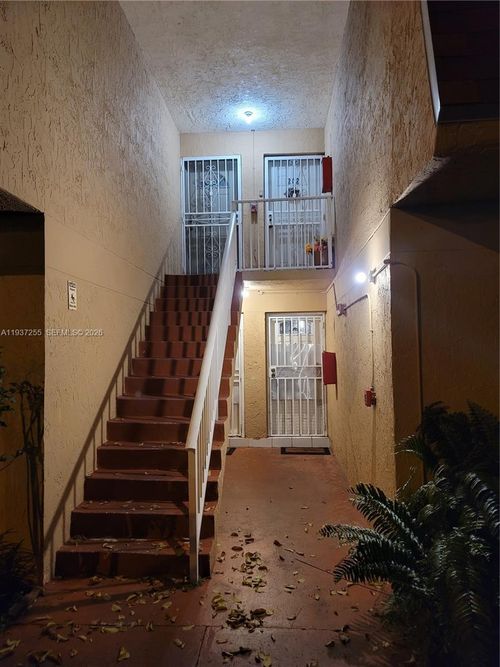apt-104-200 Nw 107th Ave, Miami, FL, 33172-3827 | Card Image