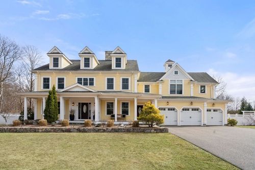 11 Briarwood Dr, Westwood, MA, 02090-2901 | Card Image