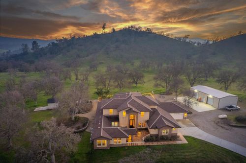 9855 Millerton Road, Clovis, CA, 93619 | Card Image