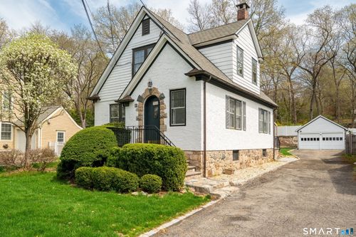 83 Hoyt St, Darien, CT, 06820-3120 | Card Image