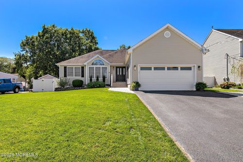 117 Bowline Rd, Manahawkin, NJ, 08050-1705 | Card Image