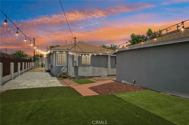 2422 E 116 Th Pl, House other with 3 bedrooms, 1 bathrooms and 2 parking in Los Angeles CA | Image 17