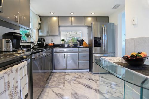 apt-301j-6570 Royal Palm Blvd, Margate, FL, 33063-2173 | Card Image