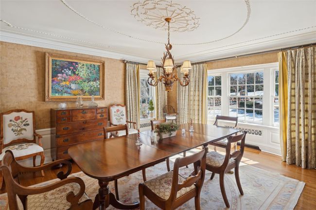 Alternate view of the dining area | Image 12