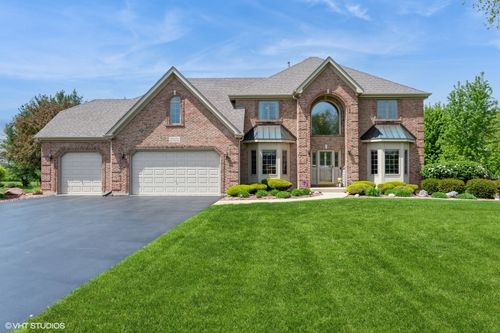 13 W Royal Oaks Dr, Bristol, IL, 60512-9757 | Card Image