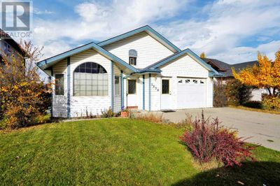 5834 65 Ave, House other with 3 bedrooms, 3 bathrooms and 1 parking in Rocky Mountain House AB | Image 1