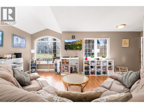 f-338 9 Ave S, Creston, BC, V0B1G3 | Card Image