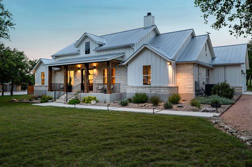 2009 Axis Cir, Fredericksburg, TX, 78624-2384 | Card Image