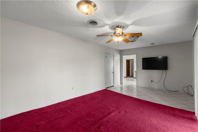 Den | Image 9