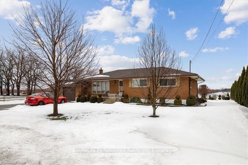 745 Concession 2 Rd, Niagara on the Lake, ON, L0S1J0 | Card Image