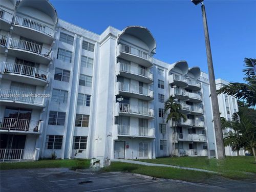 c-305-494 Nw 165th Street Rd, Miami, FL, 33169-6465 | Card Image