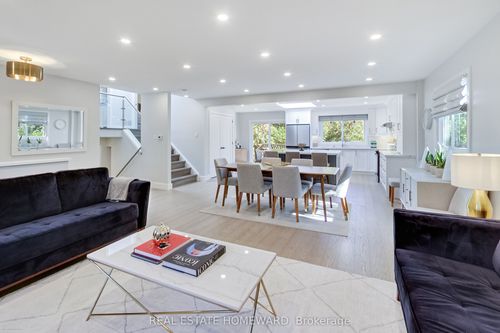 27 Sari Cres, Scarborough, ON, M1E4W3 | Card Image