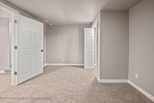 885 Stout St, House other with 5 bedrooms, 3 bathrooms and null parking in Craig CO | Image 33